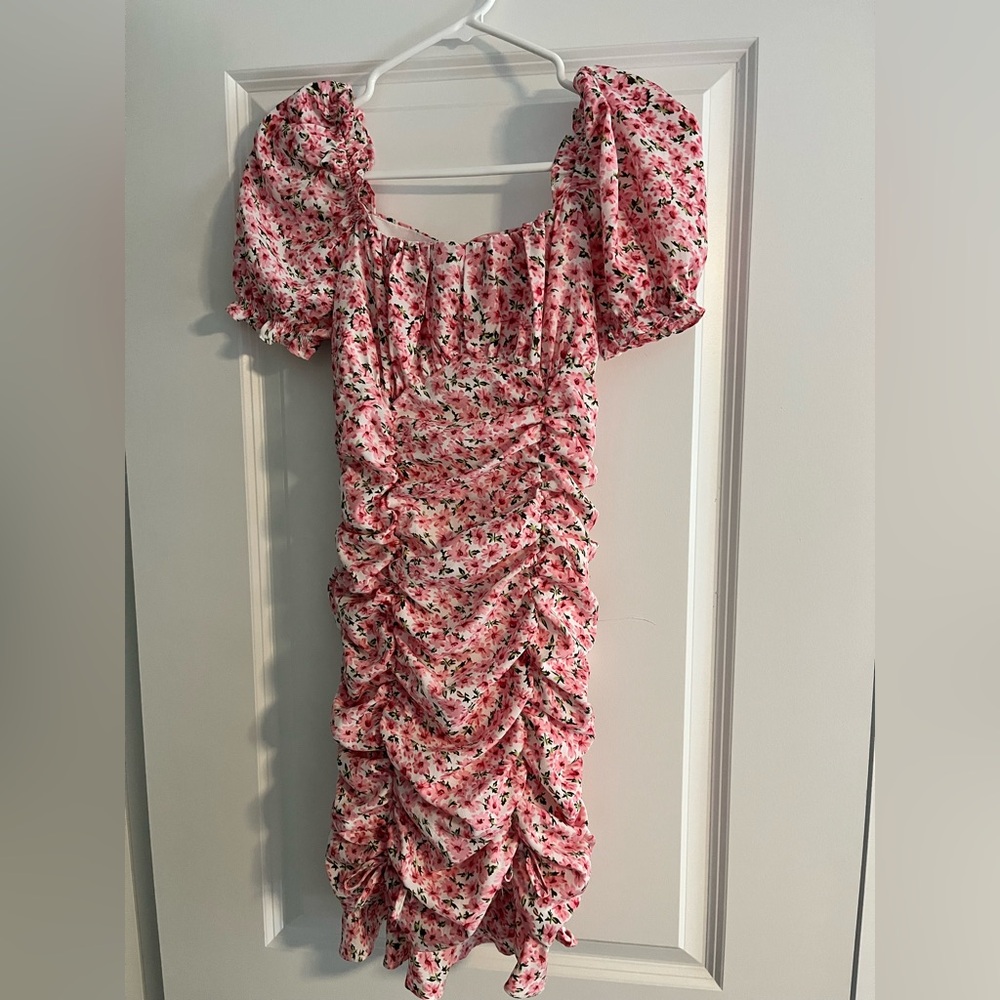 Pink Floral Ruched Puff-Sleeve Dress!